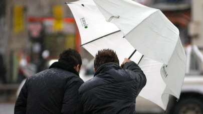 Muş Valiliği'nden kritik uyarı: Şiddetli fırtına yolda! Hızı saatte 80 km'ye ulaşacak rüzgar tehlike saçıyor! İhtiyatlı olun!