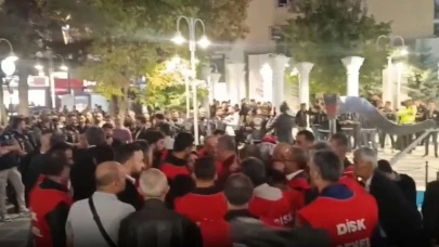 Van'da kayyumun işten çıkardığı işçilerin açıklaması polis tarafından engellendi