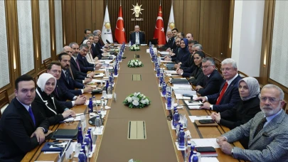 AK Parti Merkez Yürütme Kurulu (MYK) Toplantısı Başladı: Gündemde Neler Var?