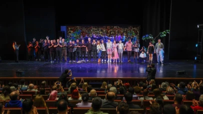 Bakırköy Belediye Tiyatroları, Gençleri Koltuklarına Bekliyor!