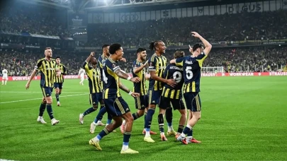 Sarı kart ceza sınırına yaklaşan Fenerbahçe futbolcuları! Galatasaray derbisinde risk altında!