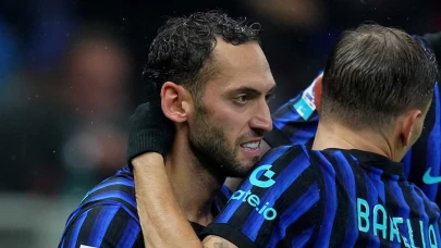 Inter Milan, Hakan Çalhanoğlu'nu ilk 11'de sahaya sürdü!