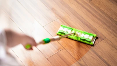 Ahşap Zeminleri Parlatmanın Sırrı: Doğal Yöntemlerle Parıldayan Cila!