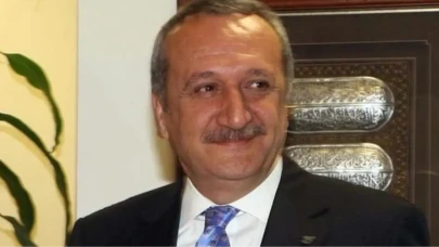 Türk siyasetinin önemli isimlerinden biri olan Mehmet Ağar'ın hayatı hakkında detaylı bilgiler