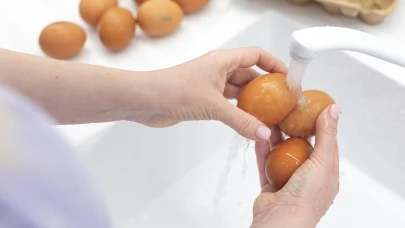 Yumurta Yıkamadan Mı Haşlamalı, Haşlayıp Yıkanmalı Mı? İşte Sağlıklı Seçeneğin Sırrı!