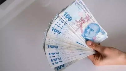 Emekli Banka Promosyonları Aralık 2025: Emeklilerin Cebini Dolduracak Banka Kampanyaları Güncellendi!
