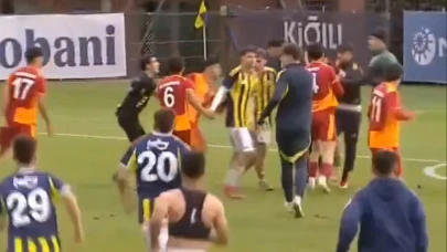 Fenerbahçe U19 ile Galatasaray U19 arasındaki derbide yaşanan kavga büyük yankı uyandırdı