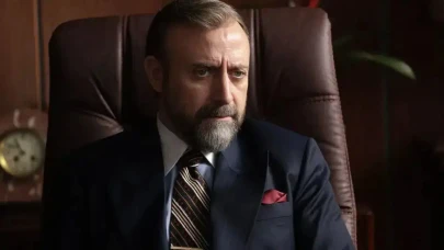 Kral Kaybederse dizisinin final bölümünde Kenan karakterinin değişimi izleyicileri şaşırttı ve sosyal medyada büyük yankı uyandırdı