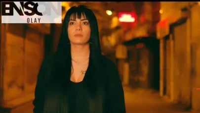 Şarkıcı Pelin T.'nin Sağlık Durumu Hakkında Son Gelişmeler! Canlı Yayında İntihara Kalkışma İddialarıyla Sarsıldı.