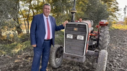 CHP'li Ömer Fethi Gürer, çiftçilerin traktörlerinin haczedilmesini engelleyecek yasa teklifi sundu: "Son 3 ayda 111 traktör icra dairelerinde satışa çıkarıldı"