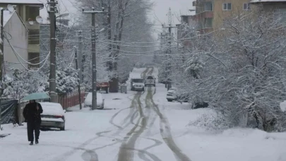 Sakarya'da 11 Nisan Cuma günü okullar tatil mi? Sakarya'daki üniversitelere kar tatili uygulanacak mı?