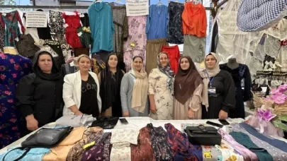 Atık ürünlerden üretiliyor, tamamen kadınların elinden çıkıyor! Hem kadınlar hem doğa kazanıyor