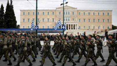 Orduya 25 milyar euroyu yetiştiremiyen Yunanistan, askeri mülkleri satıyor