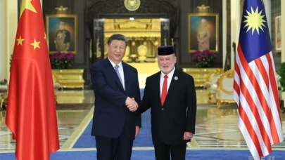 Xi, Malezya Kralı İbrahim İskender’le görüştü