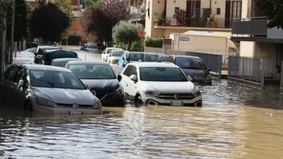 İtalya'da şiddetli yağış sele neden oldu