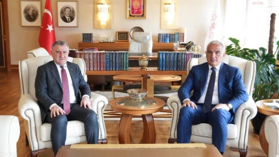 Bakan Nuri Ersoy, Bakan Aşkın Bak’ı makamında ağırladı