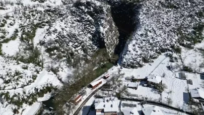 'Aşk acısını dindiren şelale' görenleri büyüledi