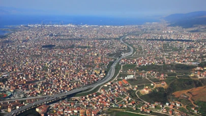 Derince'nin Karagöllü Mahallesi sakinleri, uzun süredir bekledikleri doğalgaz müjdesiyle büyük sevinç yaşadı.