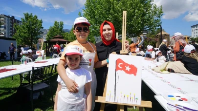 Kahramanmaraşlı Sanatseverler, Bayrak Motifli Eserlerle Buluştu!