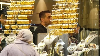 Altın fiyatlarındaki belirsizlik nedeniyle piyasalarda gerilim artıyor. Uzman: "Danaların kuyruğu bu akşam kopabilir!"