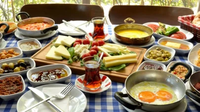 Kahvaltının Rüya Sırları: Ruh Halinizi ve Beklentilerinizi Yansıtan Gizemli Mesajlar