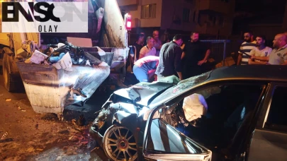 Mersin'de otomobil çöp kamyonuna çarptı, 1 kişi öldü, 4 kişi yaralandı