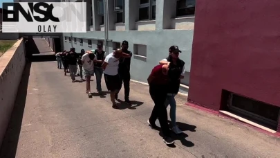 Adana’da Şafak Operasyonu! Sentetik Uyuşturucularla Yakalanan 7 Şüpheliden 6’sı Cezaevine Gönderildi