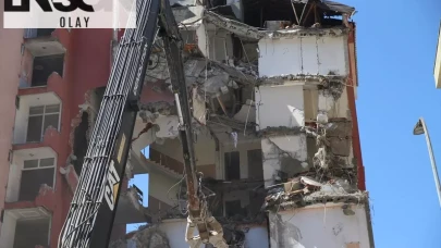 Rize'de Riskli Yapılar Yıkılmaya Başladı