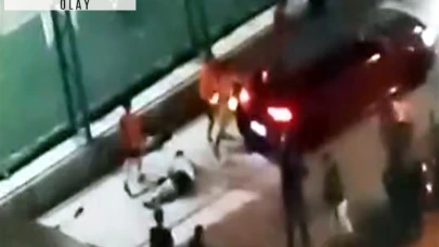 Avcılar'da halı sahada kavga: Önce bıçakladılar sonra ezmeye çalıştılar