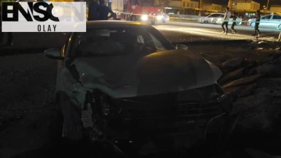 Şanlıurfa'da 2 otomobil kafa kafaya çarpıştı: 5 yaralı