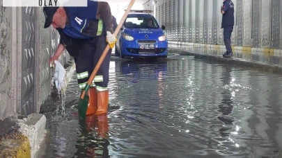 Erzurum'da sağanak etkili oldu, alt geçitler suyla doldu