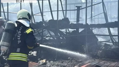Kocaeli Yediemin deposunda çıkan yangın sonrası depo kullanılamaz hale geldi