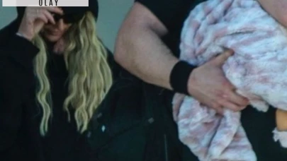 Psikoloji bozuktu...Ünlü popçu evlat edindiğini duyurdu