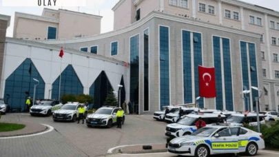 Baba- oğul emniyeti birbirine kattı: Gazi polisi dövdüler