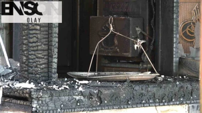 Bursa’da tarihi çay bahçesi alevlere teslim oldu