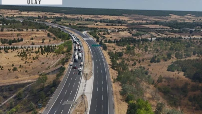 Avrupa Otoyolu trafiğe kapatıldı! Alevler ağaçlık alanı sardı