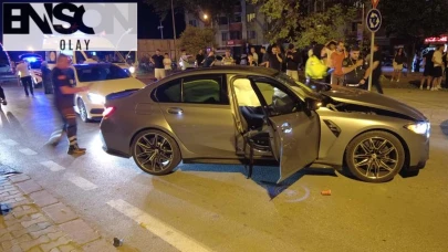Edirne'de iki otomobil çarpıştı: 3 yaralı