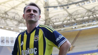 Fenerbahçe, genç futbolcu Kerem Aktürkoğlu ile 2 yeni sözleşme imzaladı!