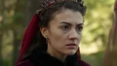 Dizi çekimleri öncesinde ani ayrılık! Burcu Özberk'in yerine beklenmedik bir isim seçildi!