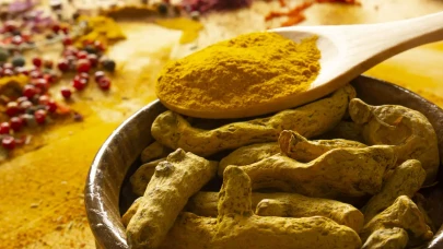 Zerdeçalın Migren ve Baş Ağrılarına Doğal Çözümü: Ağrıyı Hızla Azaltan Etkili Bitki