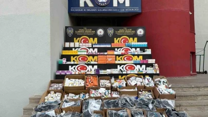 Adana'da Şok Operasyon! Kaçak İlaç Dolu Gizli Bölme Ortaya Çıktı: Halk Sağlığı Tehlikede!