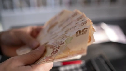 2026 Ocak Ayında Yapılacak Emekli Zammı Heyecanla Bekleniyor: İşte SSK, Bağ-Kur ve Memur Emeklilerini Bekleyen Maaş Artışları!