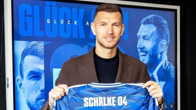 Bosna-Hersekli futbolcu Edin Dzeko, Schalke 04'e transfer oldu
