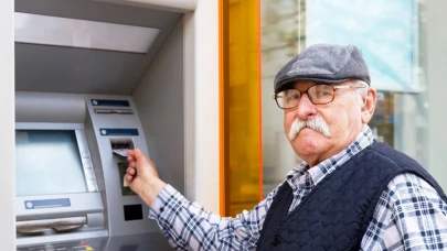 Emeklilere yapılan zam düzenlemesi son dakika: 1999 öncesi, 2000 ve 2008 sonrası emeklilere 18.977 TL taban maaş verilecek!