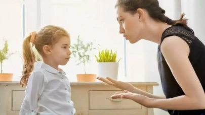 Rüyada birini uyarmak ne demek? Rüyada anneyi uyarmak ne anlama geliyor?