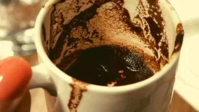 Rüyada fal baktırmak ne demek? Rüyada falcıya gitmek ne anlama geliyor?