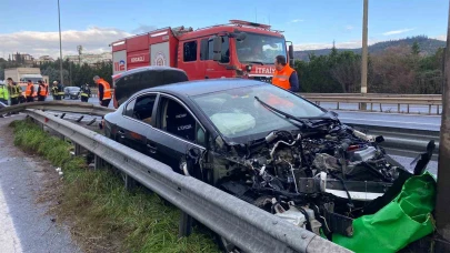 TEM Otoyolu Kocaeli bölgesinde meydana gelen şiddetli trafik kazası faciaya sebep oldu