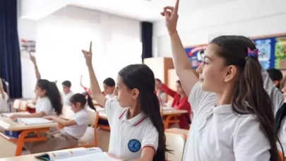 Okulların 15 tatilin sona eriş tarihi ve ara tatilin durumu belirsizliğini koruyor!