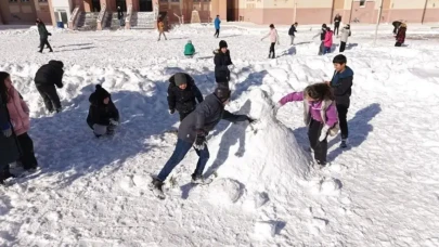Kar Tatili Beklentisi Arttı: Hangi İllerde Okullar Tatil Edildi? Meteoroloji Verileri ve Son Durum!