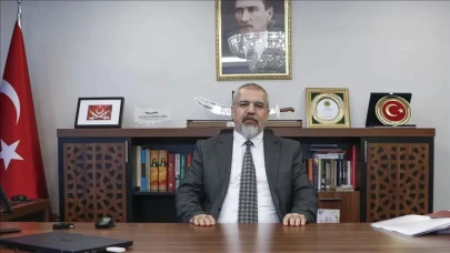 Ali Rıza Özdemir, Türk bilim insanı ve akademisyendir. İstanbul Üniversitesi'nde görev yapmaktadır!